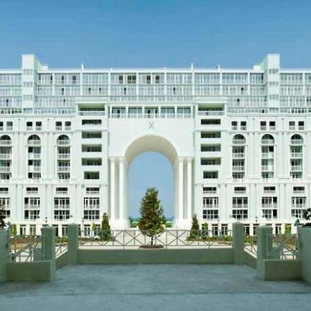 Apartments By The Sea Batumi Bagian luar foto