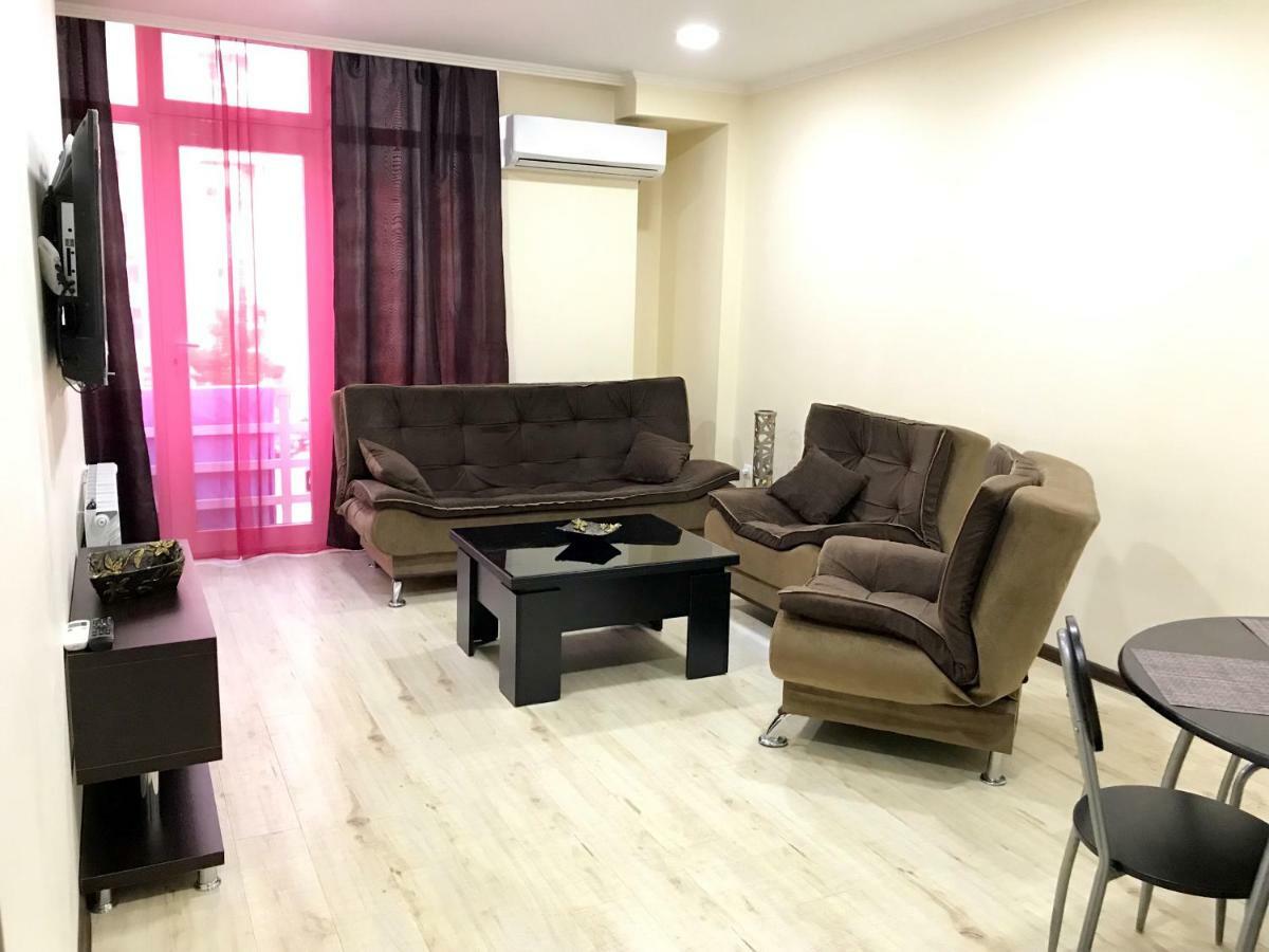 Apartments By The Sea Batumi Bagian luar foto