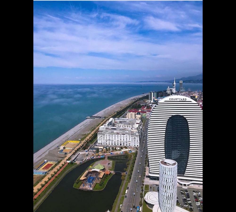 Apartments By The Sea Batumi Bagian luar foto