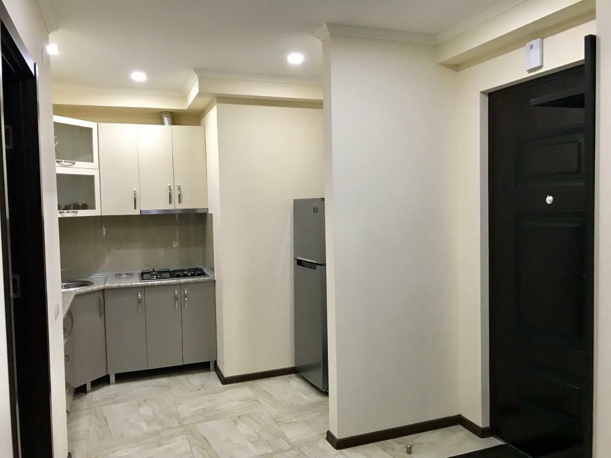 Apartments By The Sea Batumi Bagian luar foto