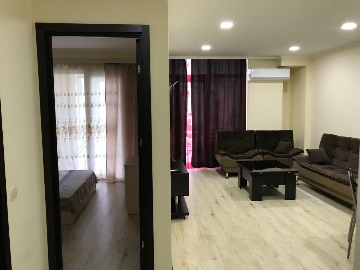 Apartments By The Sea Batumi Bagian luar foto